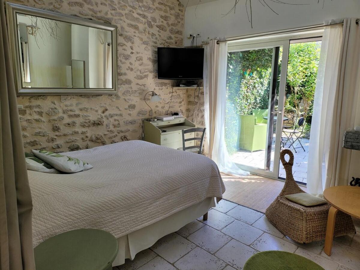 Gite Milly - 2 Studios En Coeur De Ville Room photo